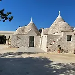 Villa La Valle Dei Trulli Relais *